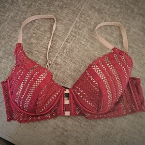 Victoria's Secret Laced Lined Plunge Push Up Bra 34B